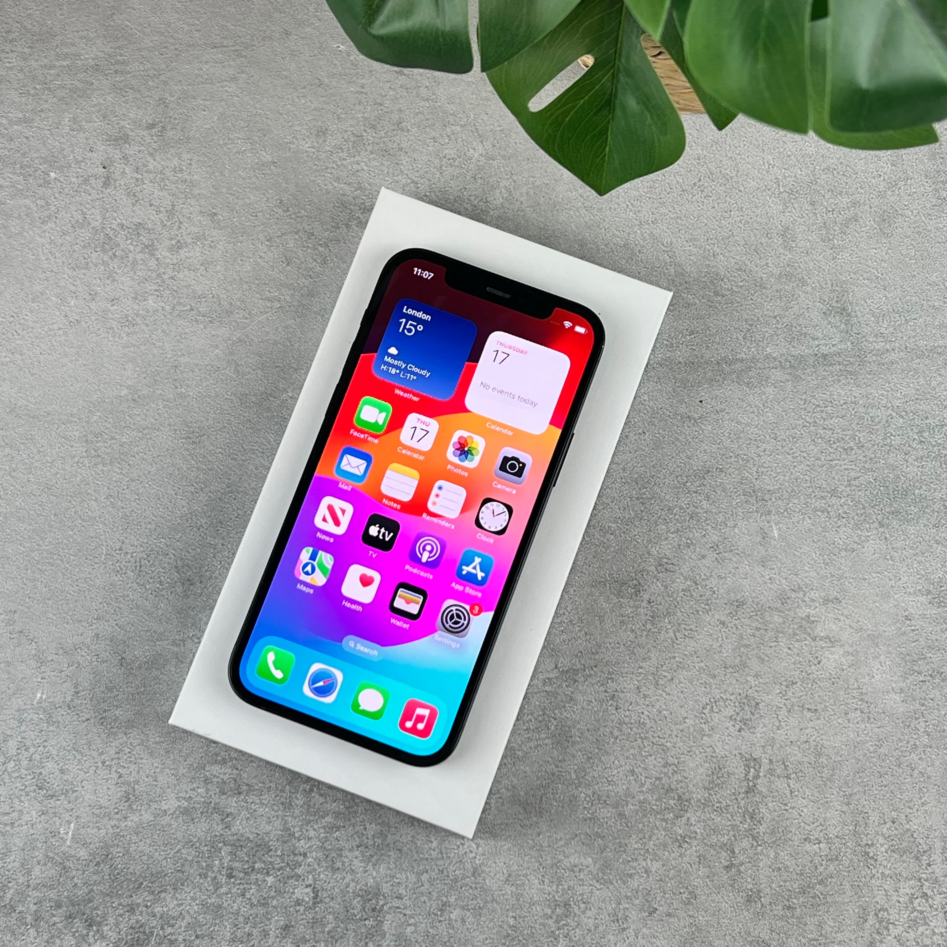 Shop Apple iPhone 12 Black | Refurbished Phones Haverhill – Calatech
