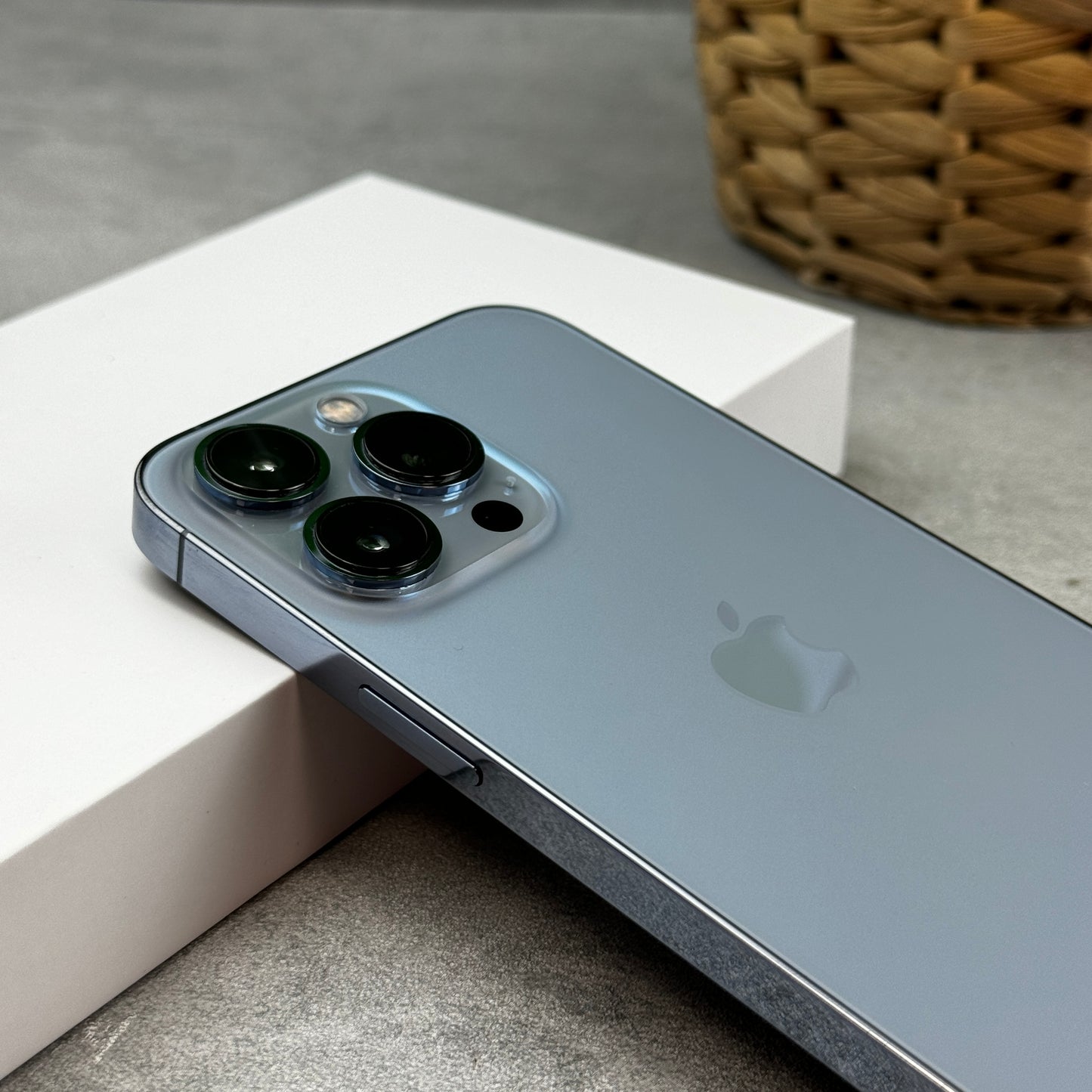 Apple iPhone 13 Pro Sierra Blue (Unlocked)