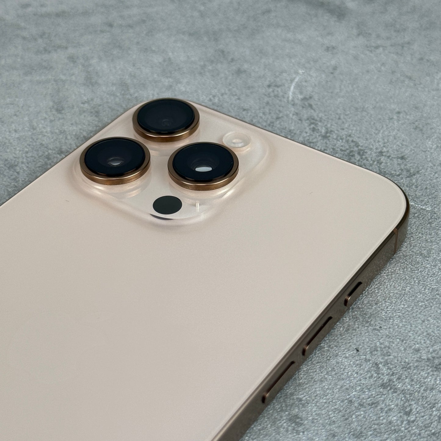 Apple iPhone 16 Pro Max Desert Titanium (Unlocked)