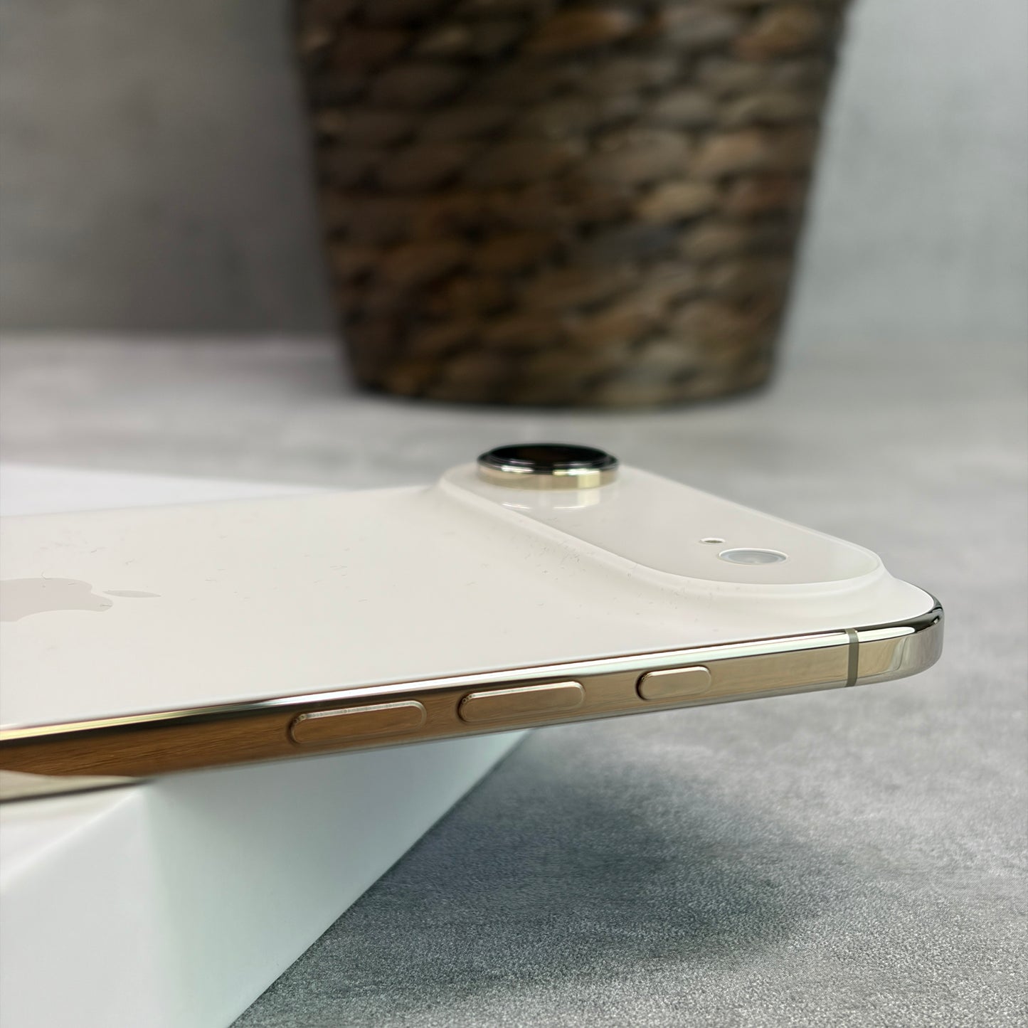 Apple iPhone Air Light Gold (Unlocked)