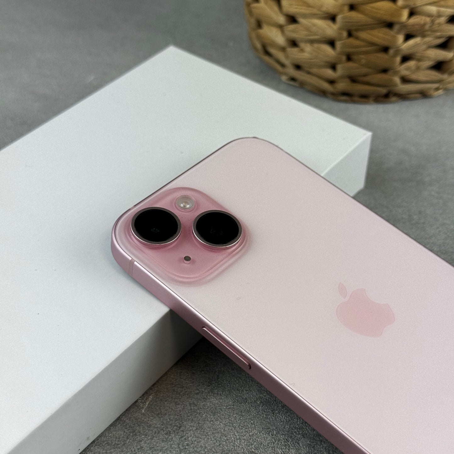 Apple iPhone 15 Pink (Unlocked)