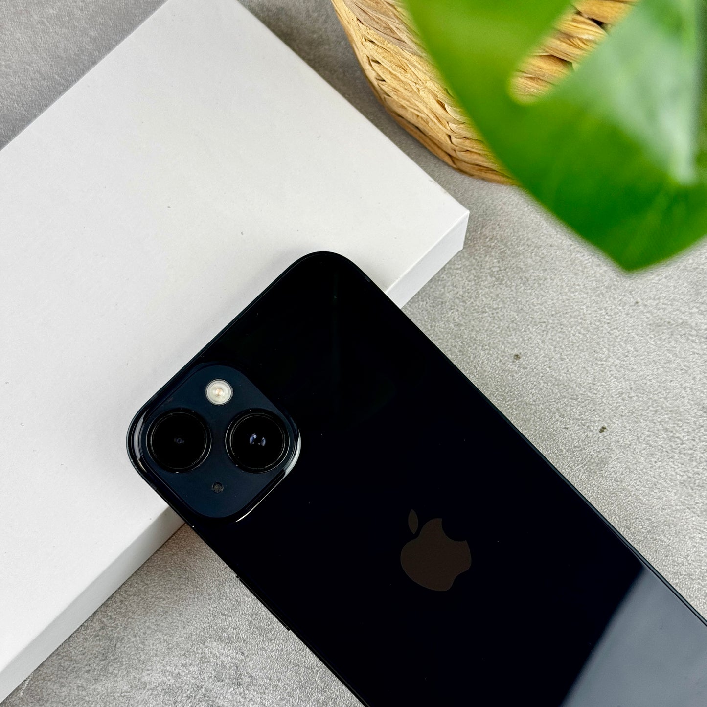 Apple iPhone 14 Midnight (Unlocked)