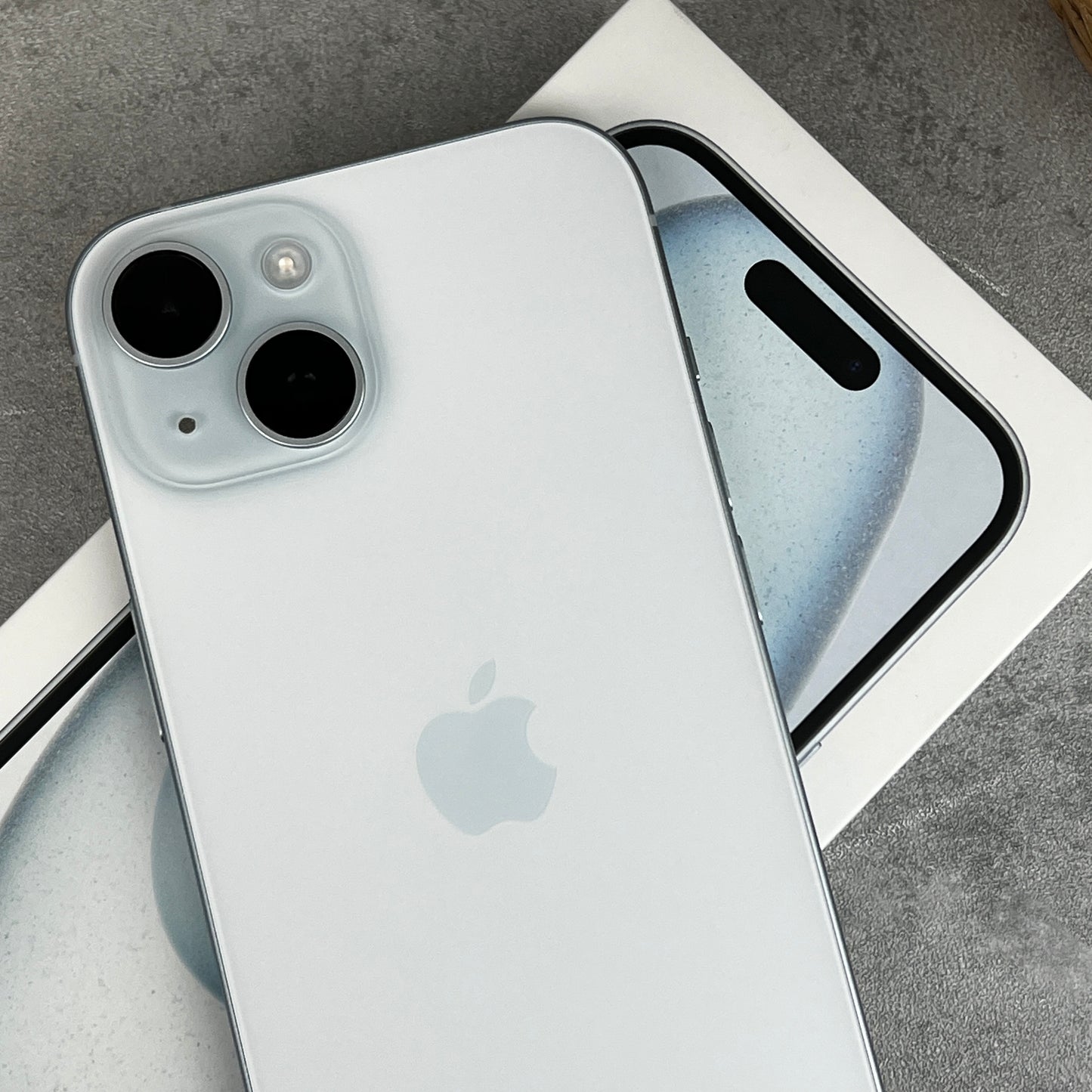 Apple iPhone 15 Blue (Unlocked)