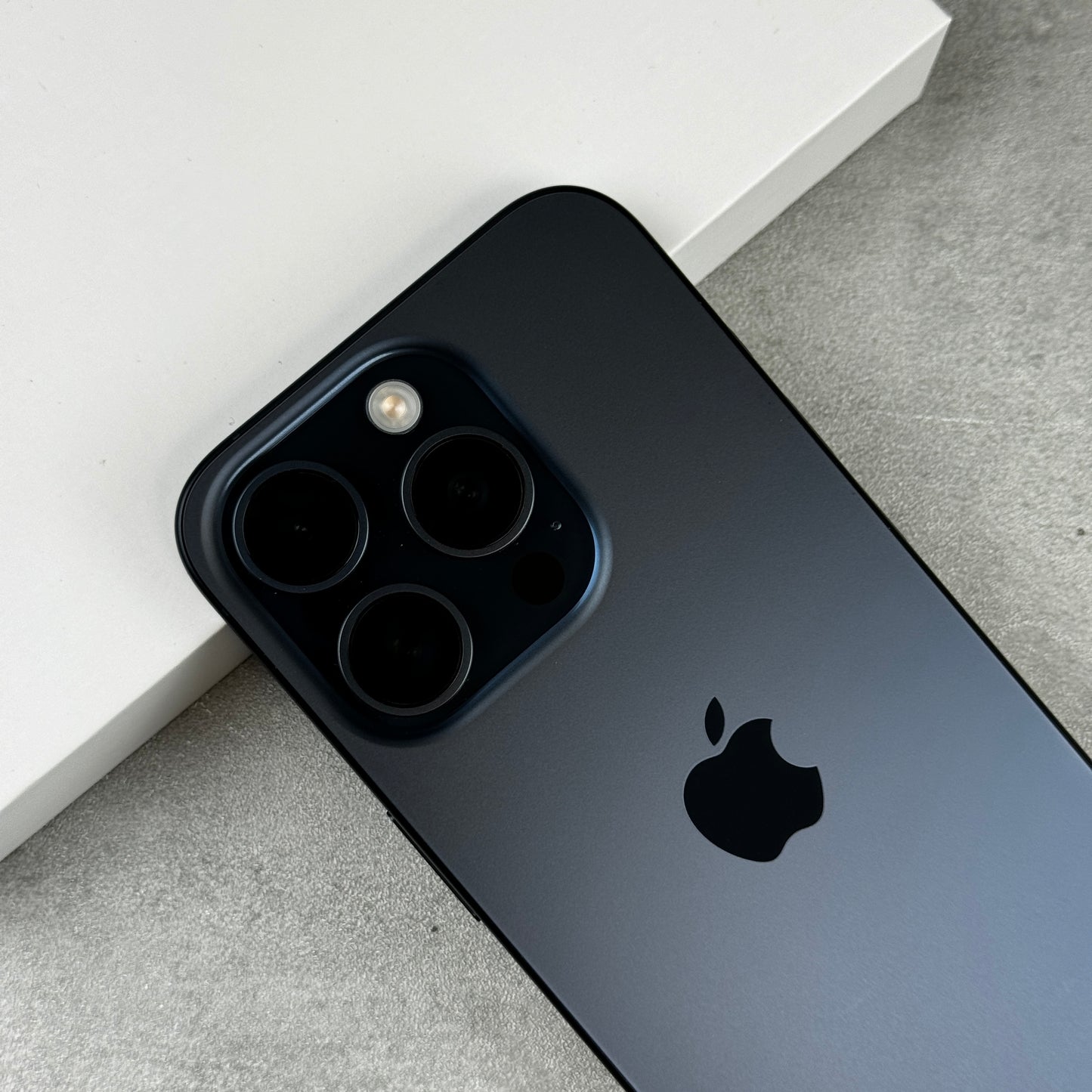 Apple iPhone 15 Pro Blue Titanium (Unlocked)