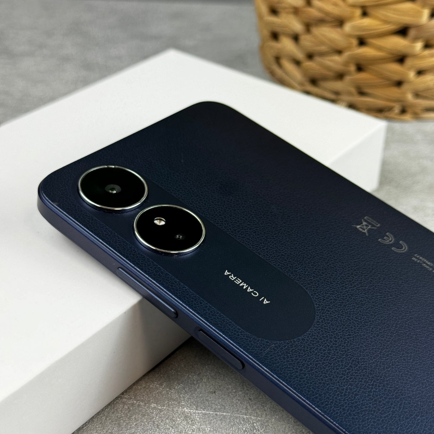 Oppo A17 in Midnight Black