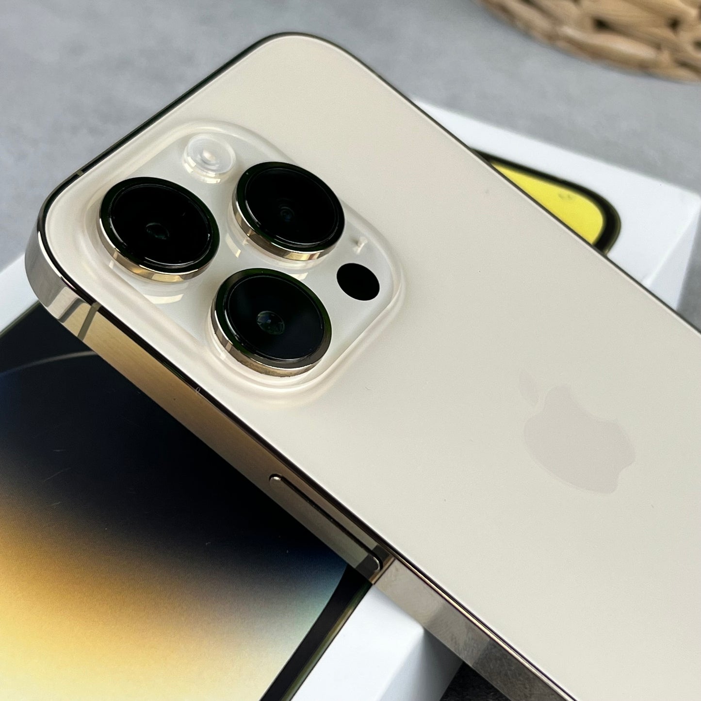 Apple iPhone 14 Pro Gold (Unlocked)