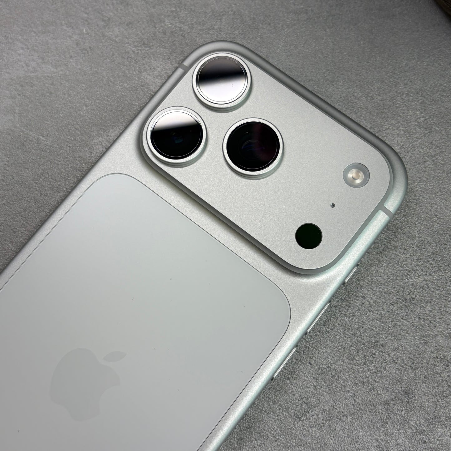 Apple iPhone 17 Pro Max Silver (Unlocked)