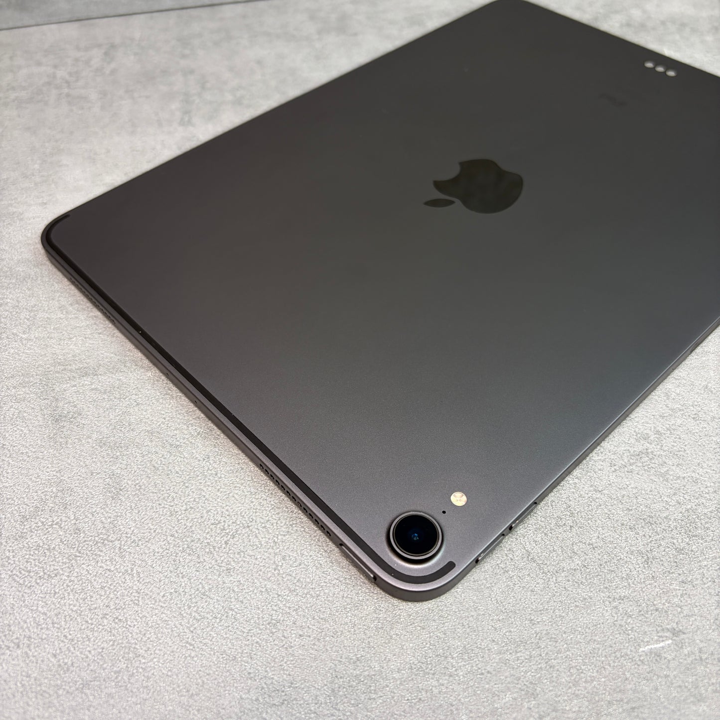 Apple iPad Pro 11-inch (1st Gen) (WiFi) 64GB