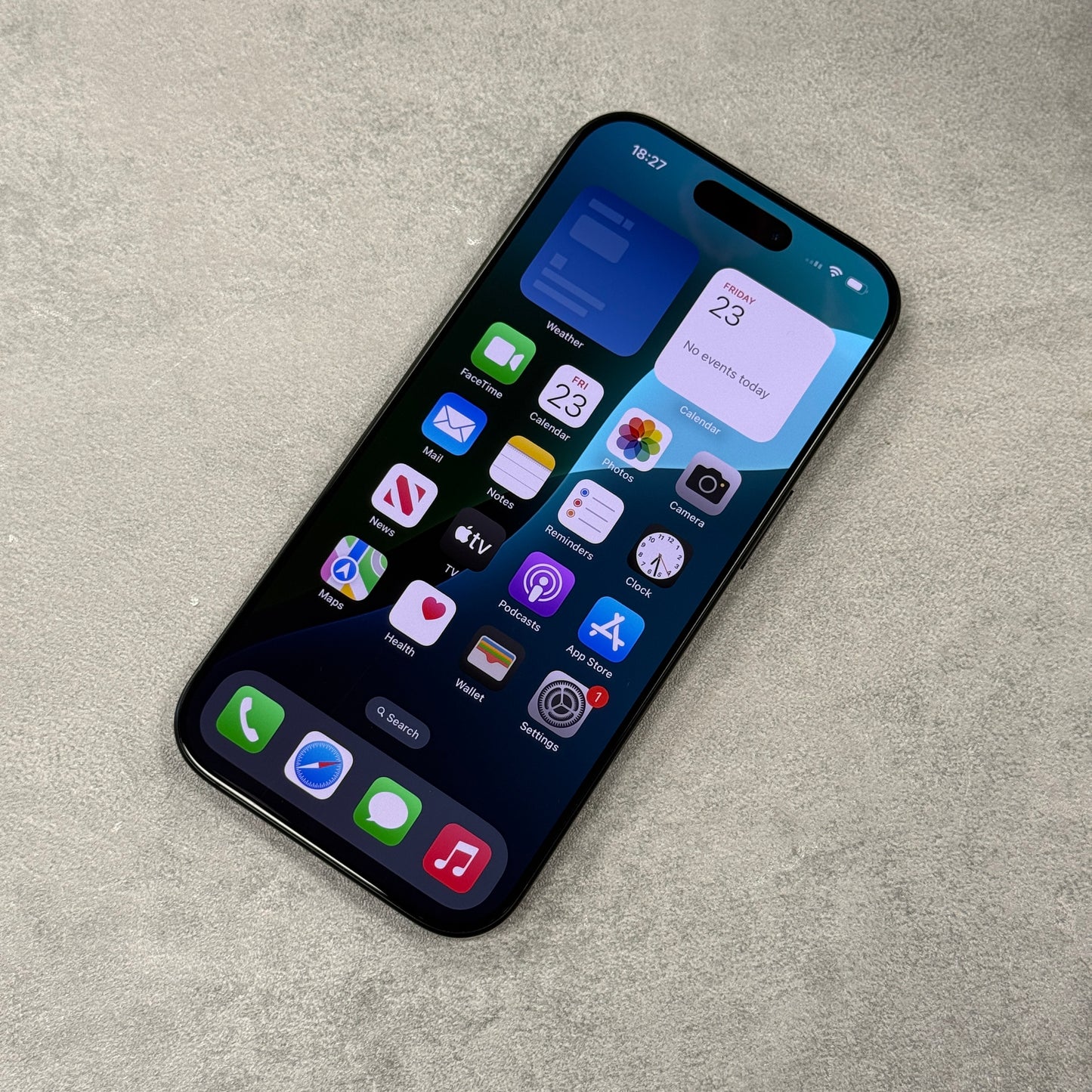 Apple iPhone 16 Pro Black Titanium (Unlocked)