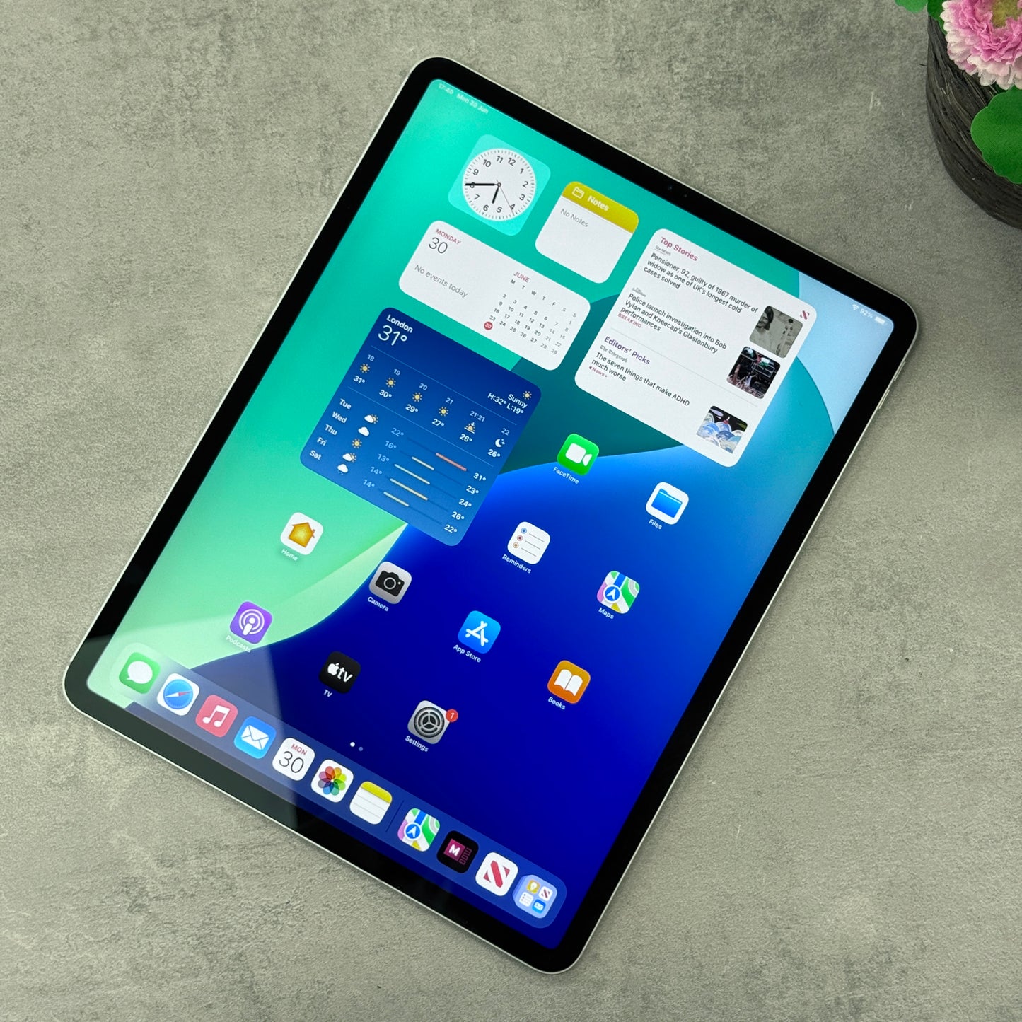 Apple iPad Pro 12.9-inch (4th Gen) 128GB Silver