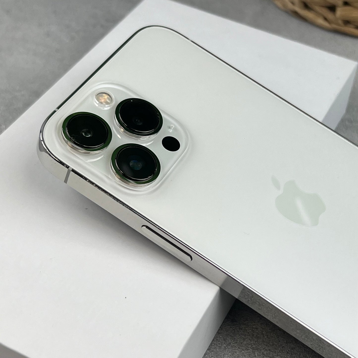 Apple iPhone 13 Pro Max Silver (Unlocked)