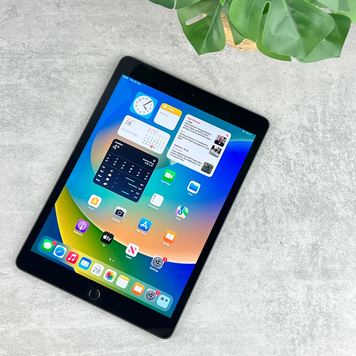 Apple iPad 8th Gen 32GB Space Grey (20w Fast Charger & Cable Bundle!)