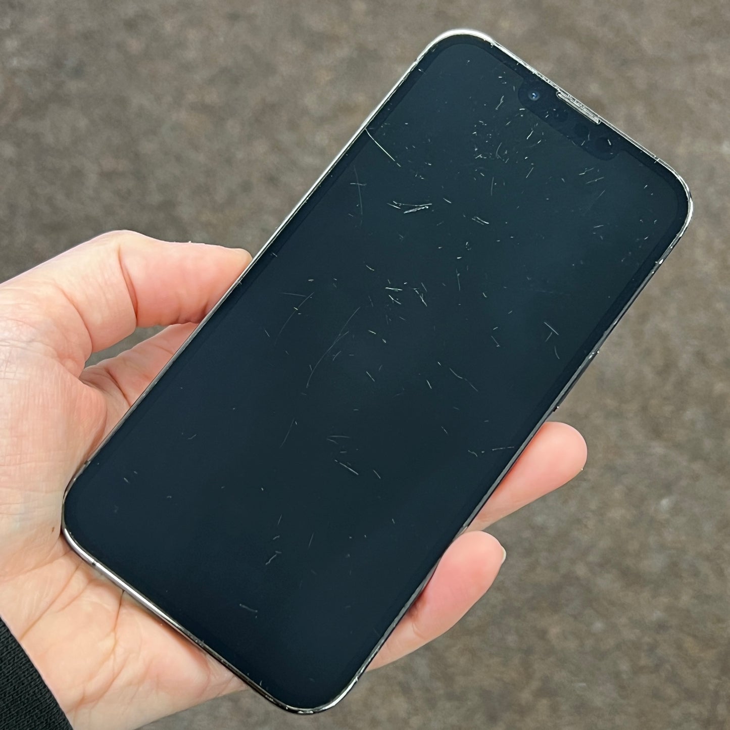 Apple iPhone 13 Pro 128GB in Graphite (Heavy Scratching to Display)