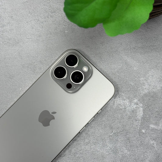 Apple iPhone 16 Pro Natural Titanium (Unlocked)