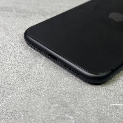 Apple iPhone 11 64GB Black – Unit 1122 (Unlocked)