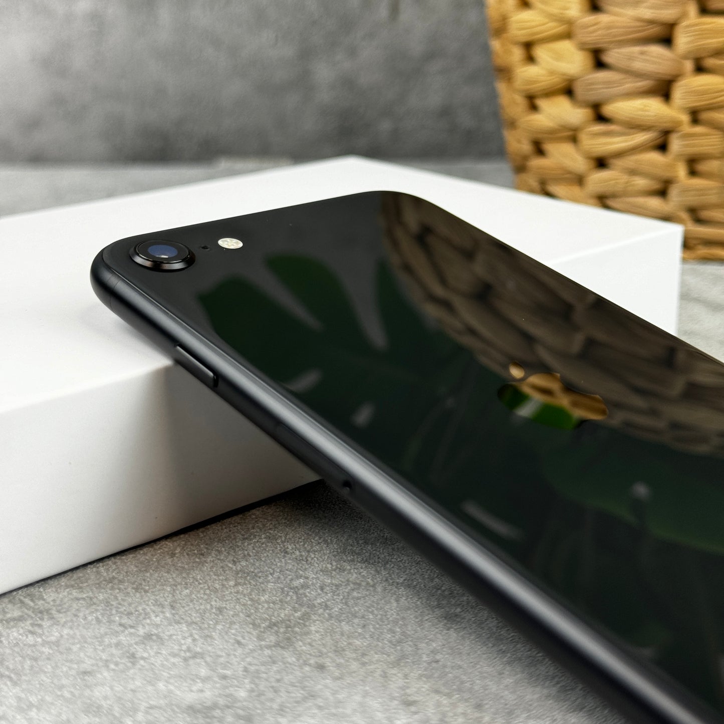 Apple iPhone SE 2022 (3rd Gen) Midnight