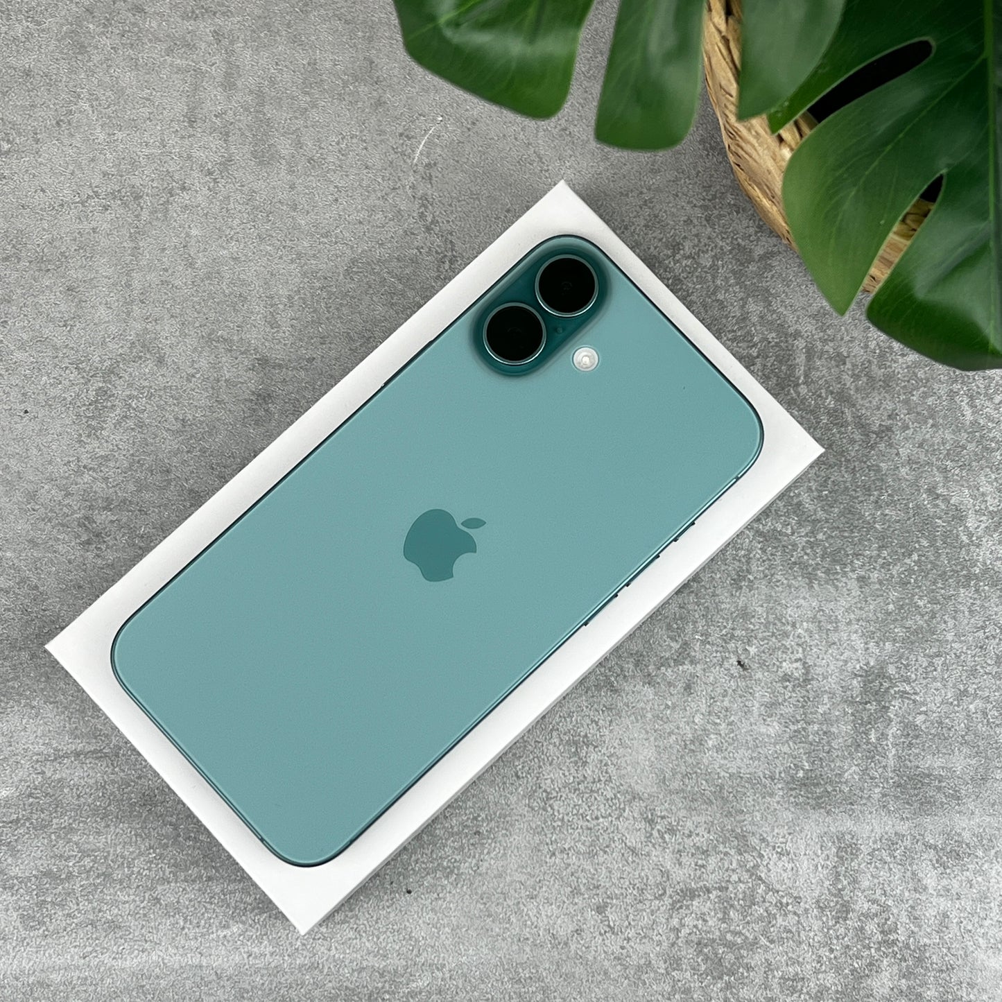 Apple iPhone 16 Plus Teal (Unlocked)