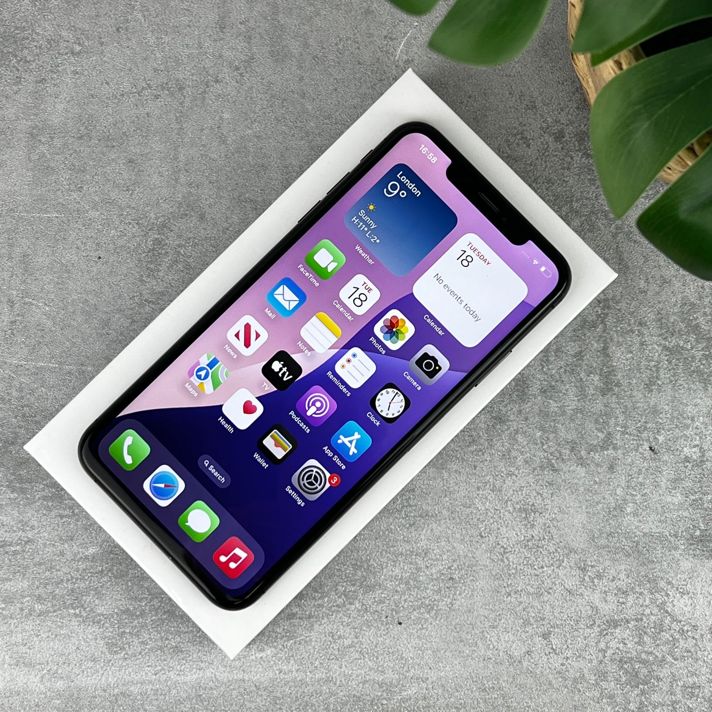 Apple iPhone XS Max 256GB in Space Grey (CLEARANCE)