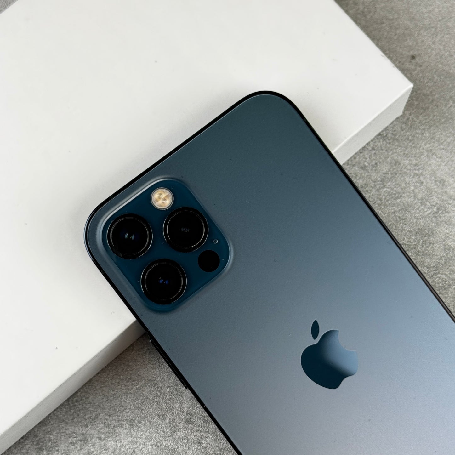 Apple iPhone 12 Pro Pacific Blue