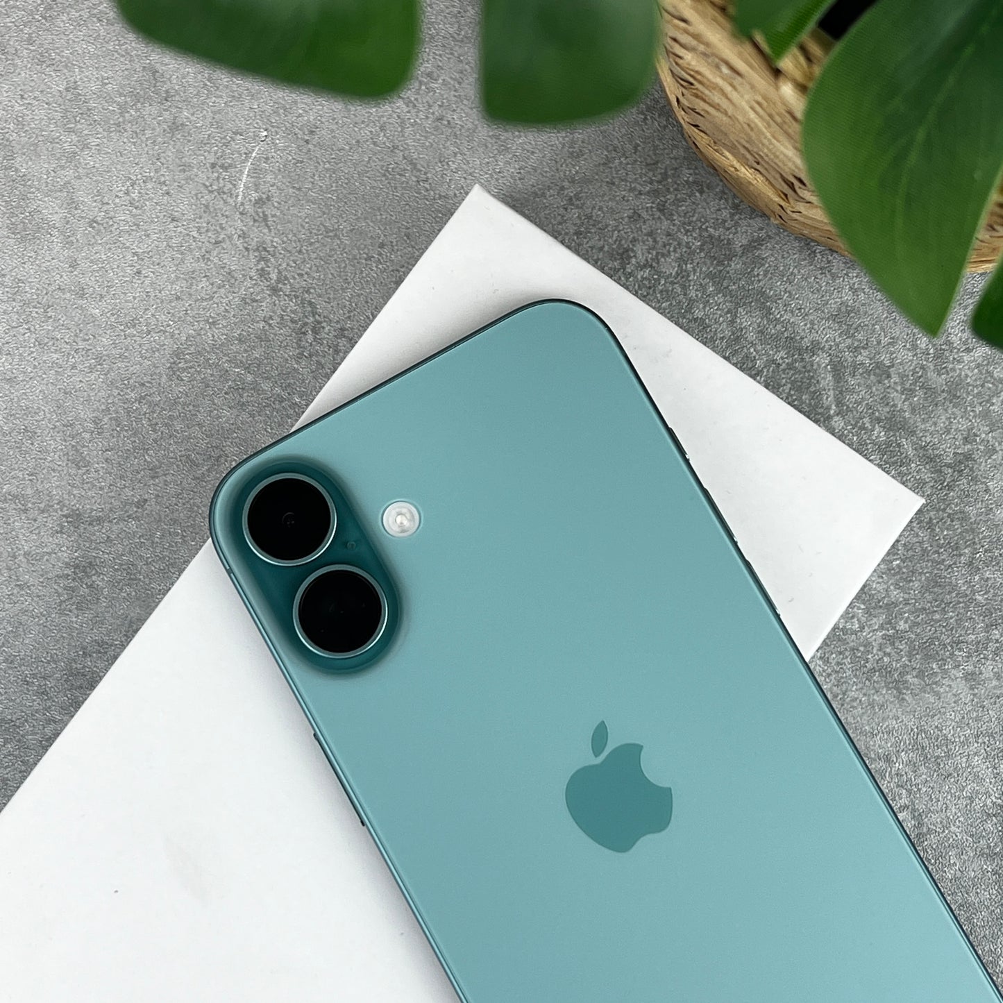 Apple iPhone 16 Plus Teal (Unlocked)