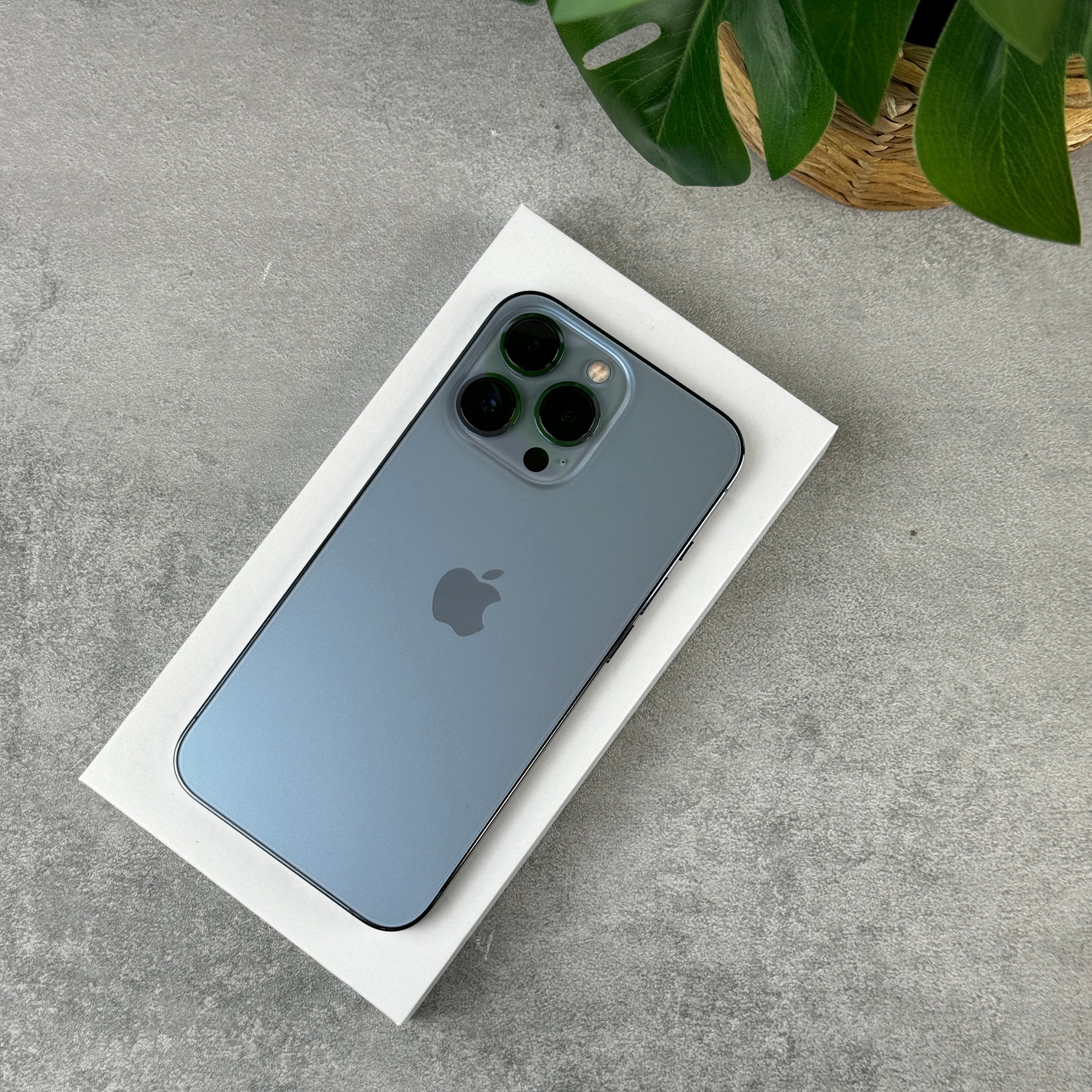 Refurbished iPhone 13, 13 Pro & mini | 2-Year Warranty | Calatech