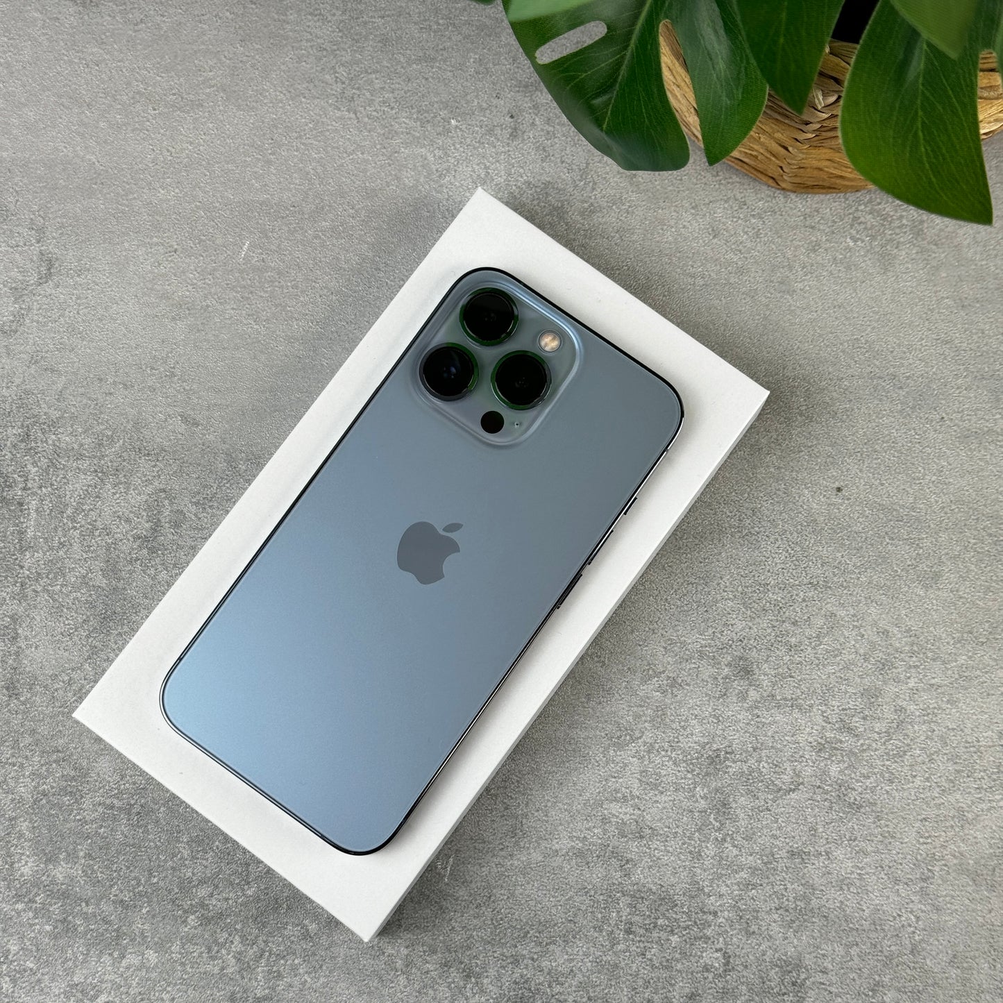 Apple iPhone 13 Pro Sierra Blue (Unlocked)