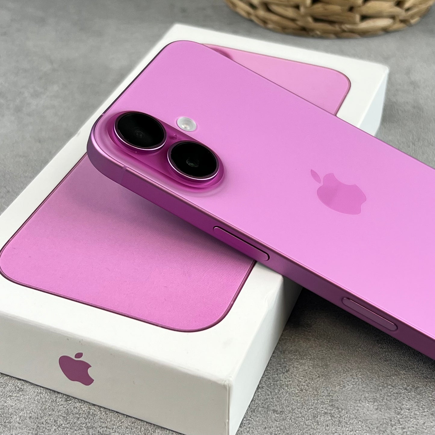 Apple iPhone 16 Pink (Unlocked)