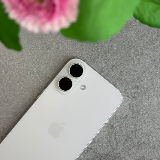 Apple iPhone 16 White (Unlocked)