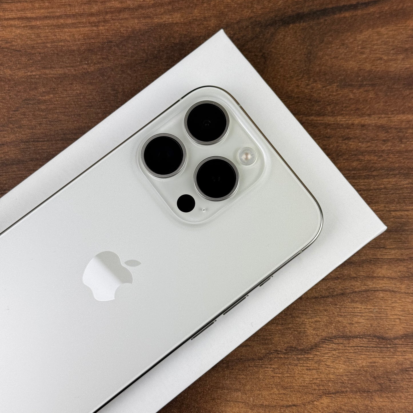 Apple iPhone 15 Pro White Titanium (Unlocked)