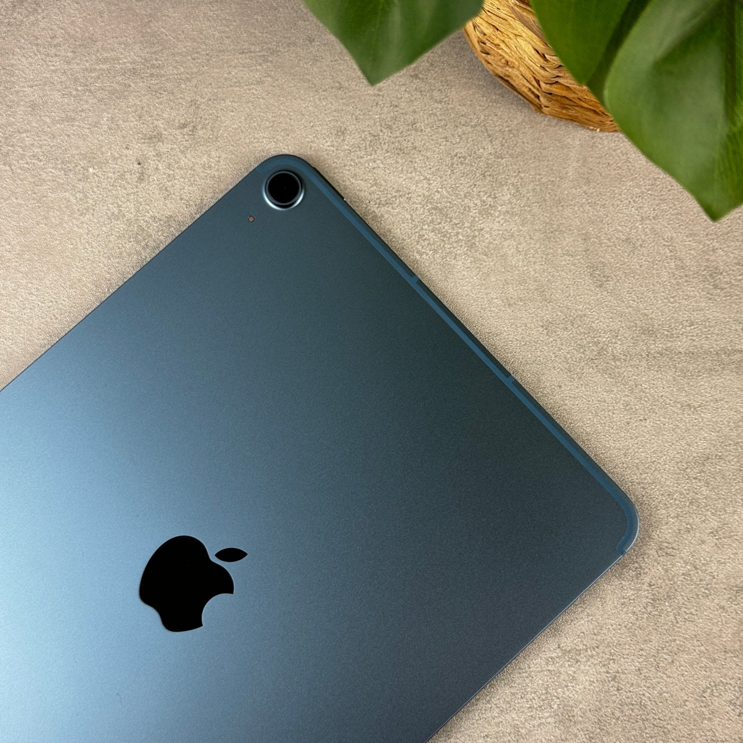 Apple iPad Air 5th Gen 64GB Blue (2022)