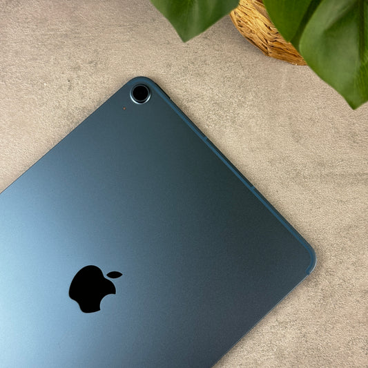 Apple iPad Air 5th Gen 64GB Blue (2022)