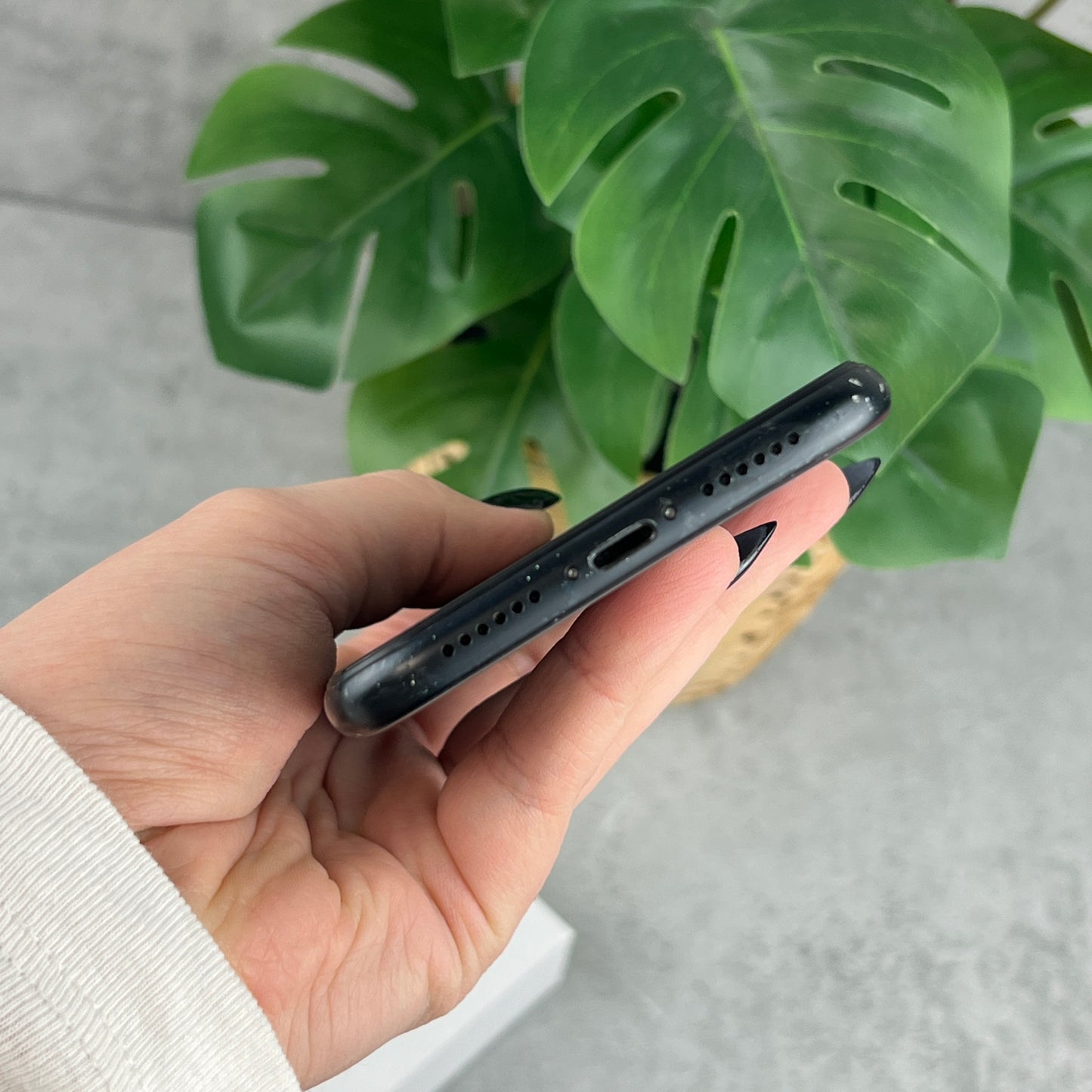 Apple iPhone XR 64GB Black (CLEARANCE)