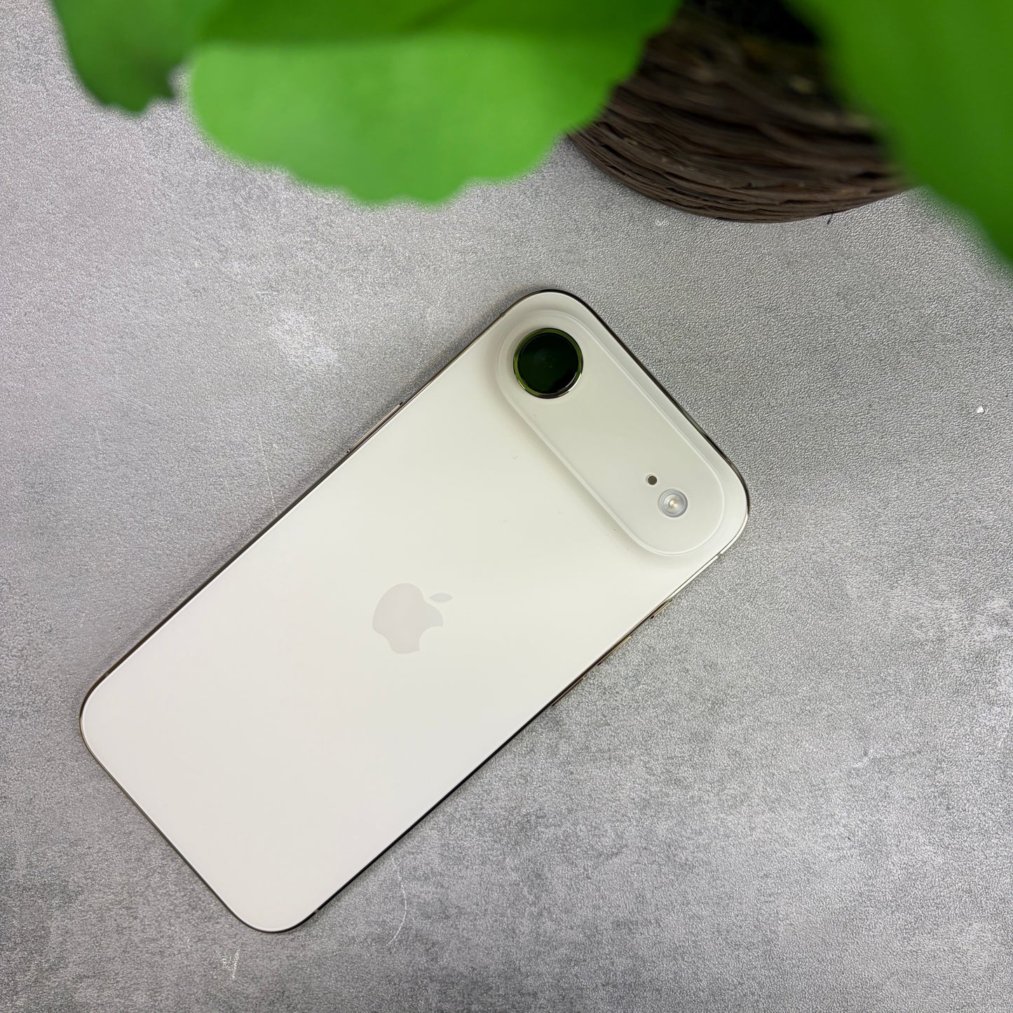 Apple iPhone Air Light Gold (Unlocked)