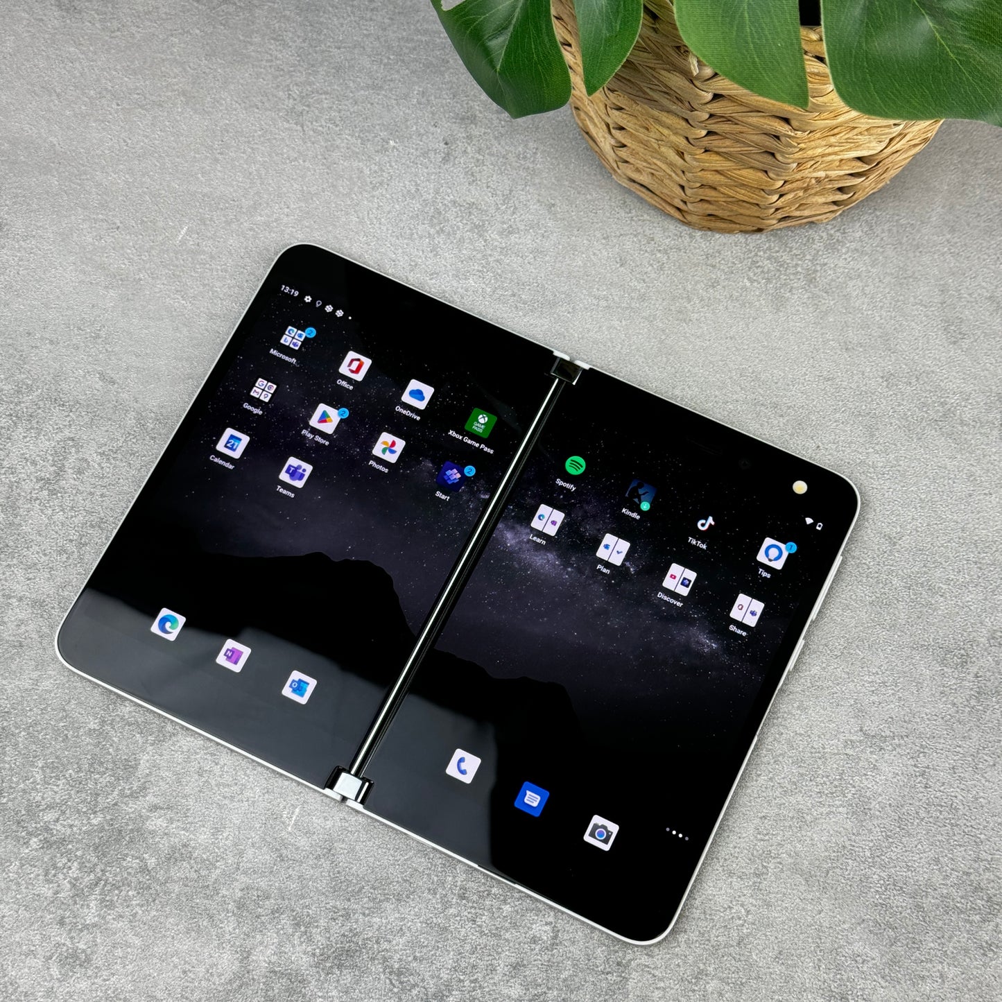 Windows Surface Duo 256GB (Model 1930)