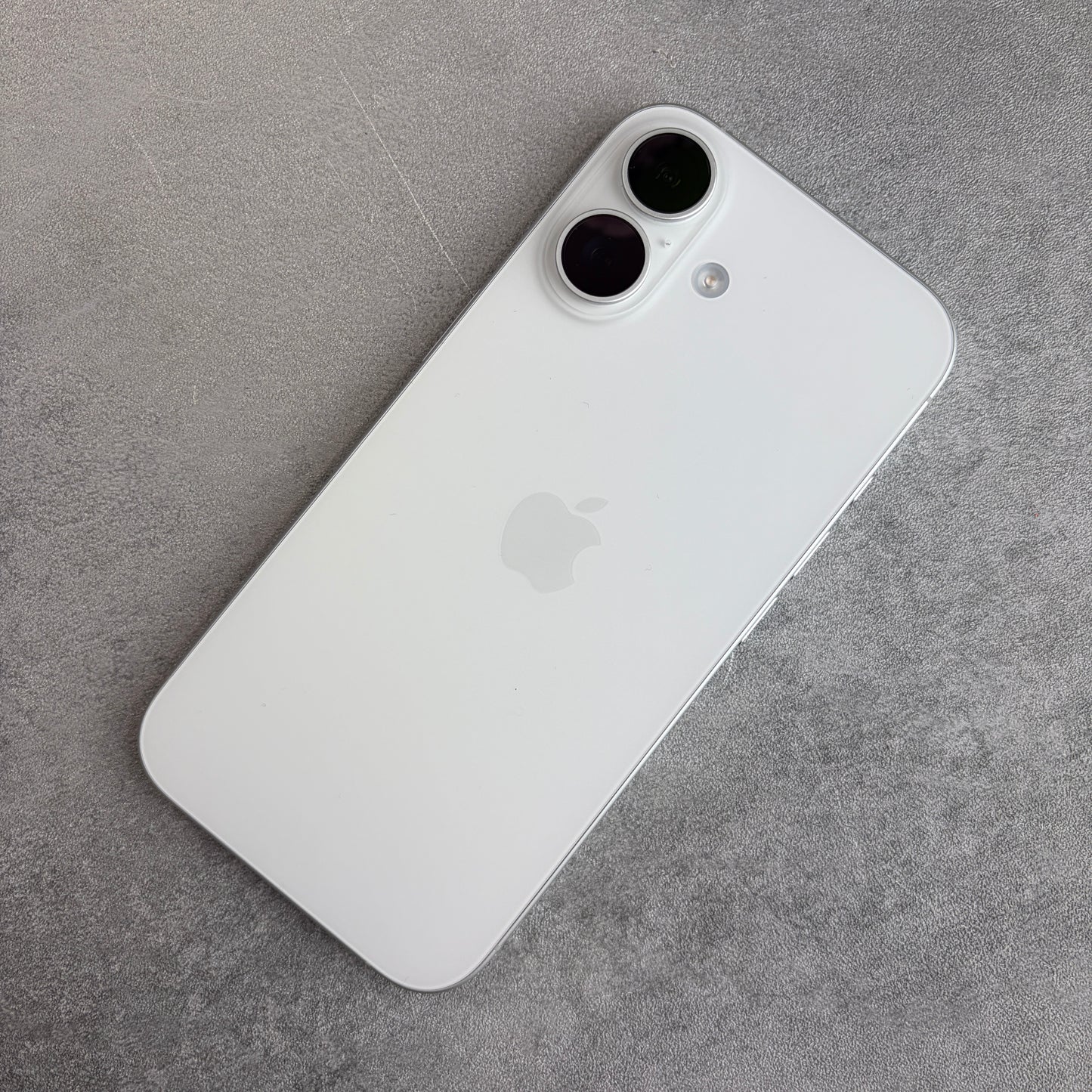 Apple iPhone 16 White (Unlocked)