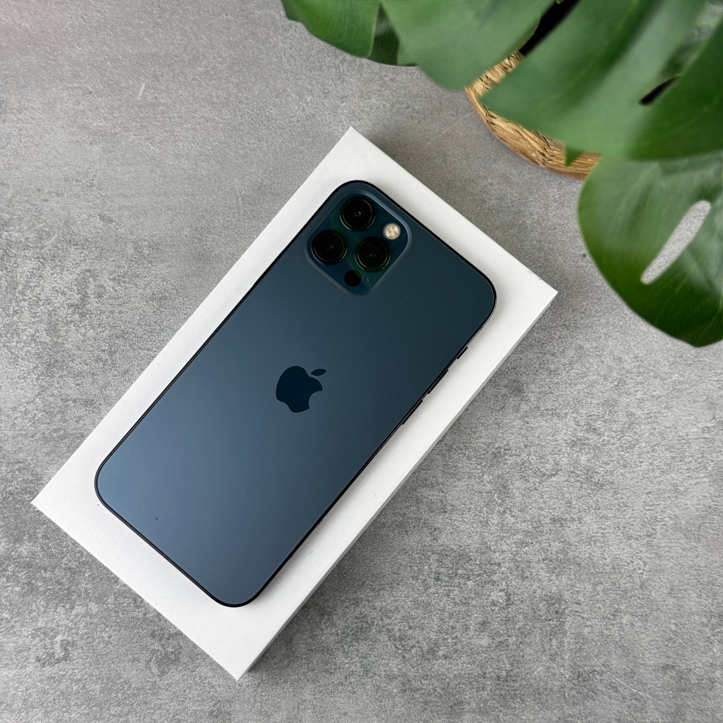 Apple iPhone 12 Pro Pacific Blue