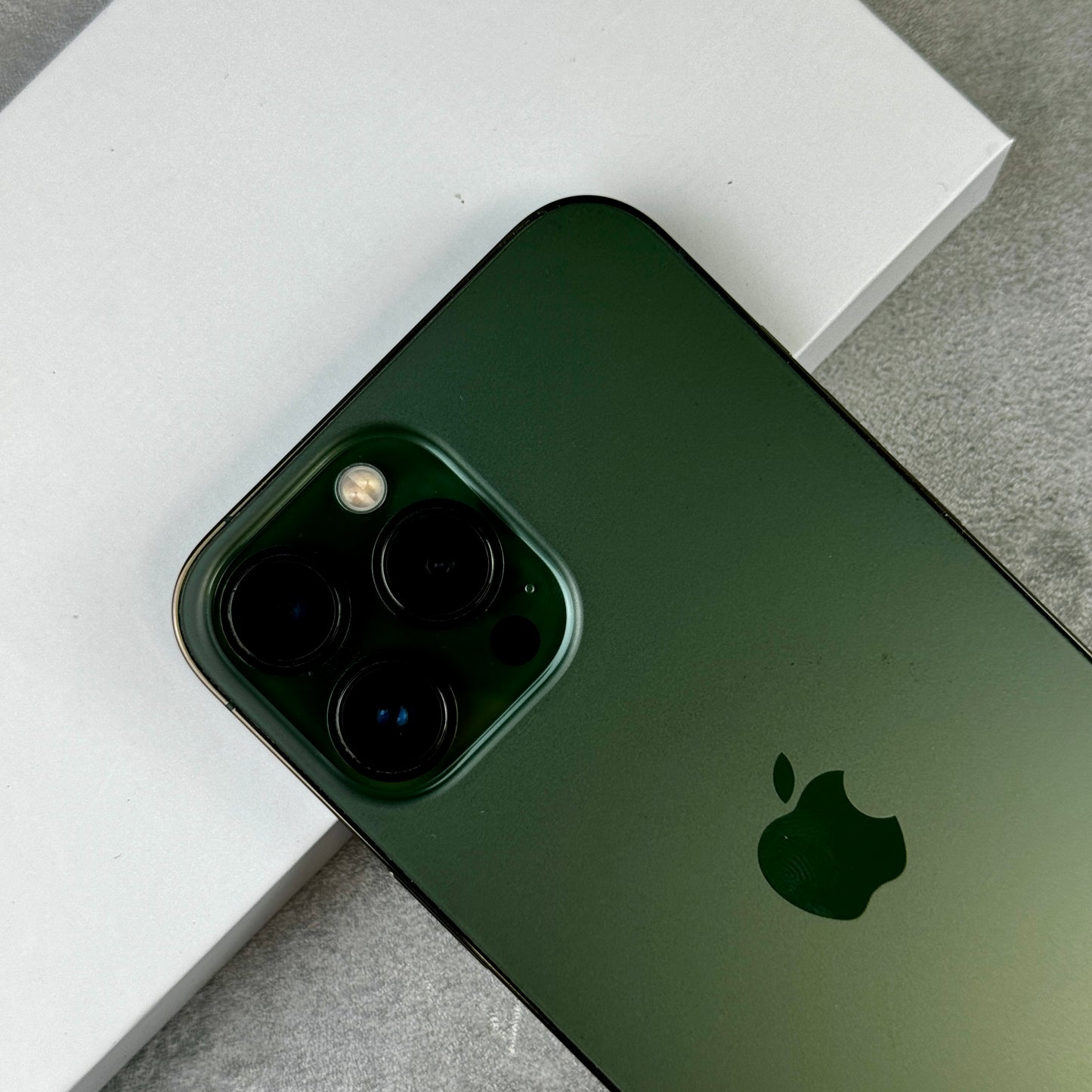 Apple iPhone 13 Pro Max Alpine Green (Unlocked)