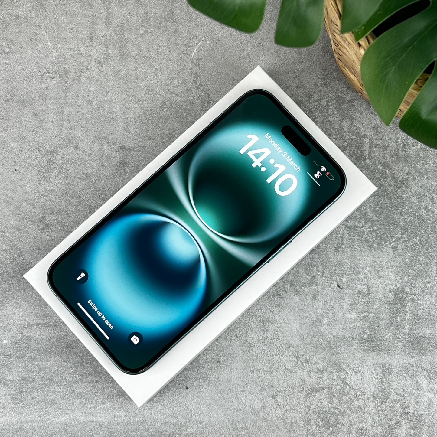 Apple iPhone 16 Plus Teal (Unlocked)