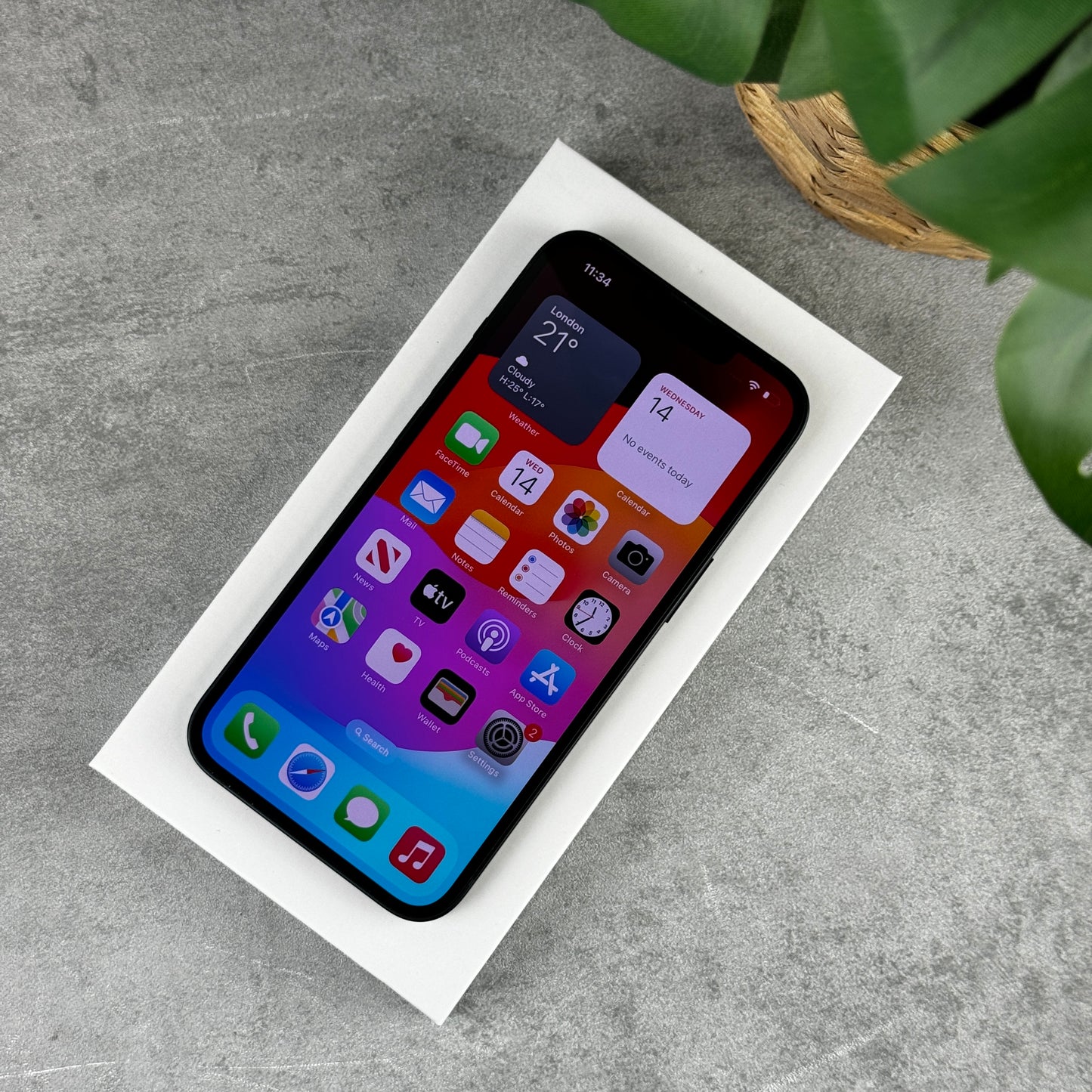 Apple iPhone 13 Midnight (Unlocked)
