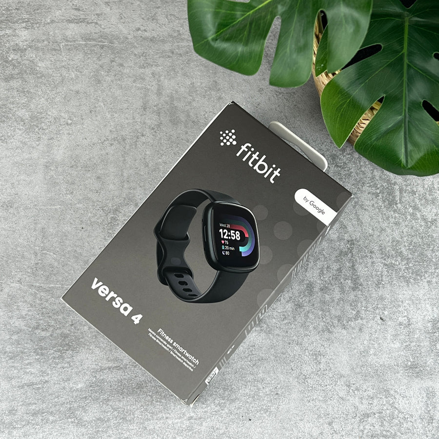 Fitbit Versa 4 Smartwatch Graphite
