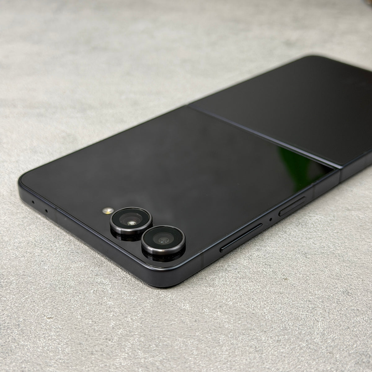 Samsung Galaxy Z Flip7 Jetblack (Unlocked)