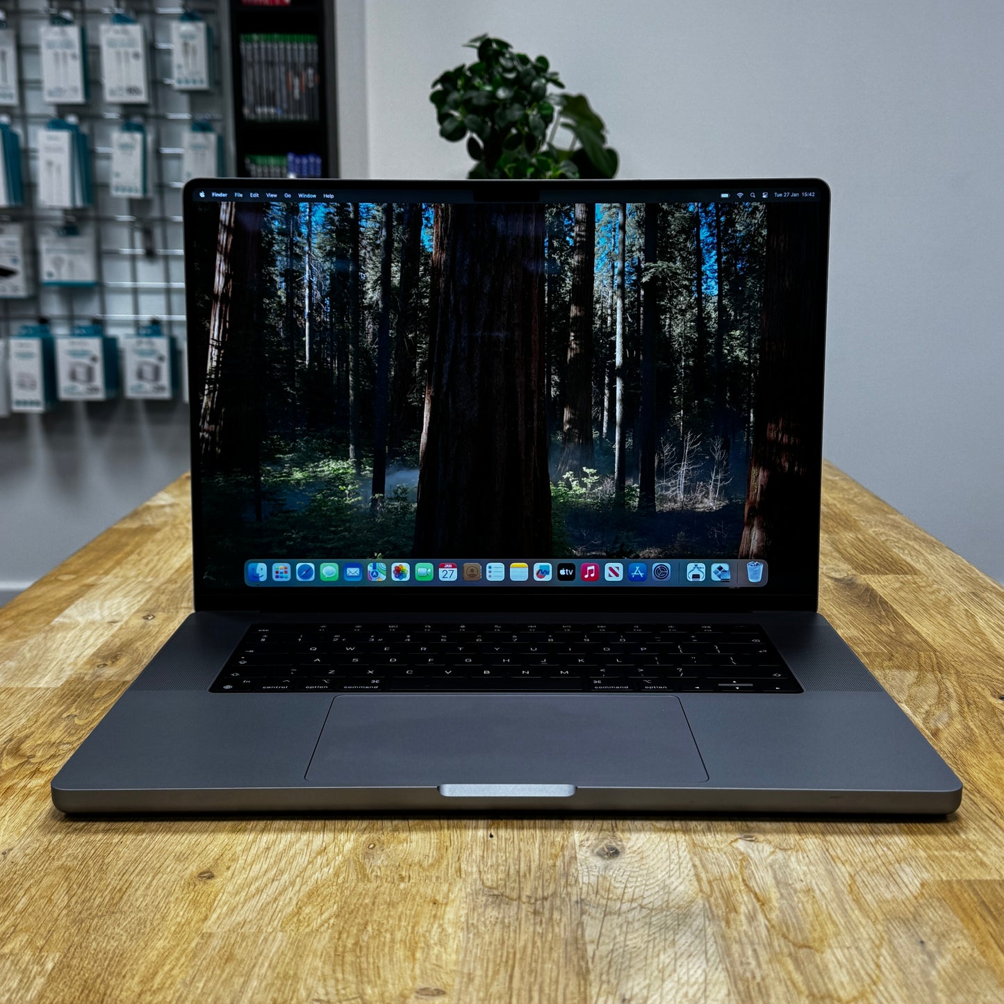 MacBook Pro M2 Pro (16-Inch) A2780 (2023) Space Grey | 512GB | 16GB Ram