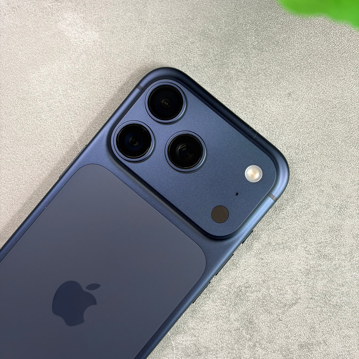 Apple iPhone 17 Pro Deep Blue (Unlocked)