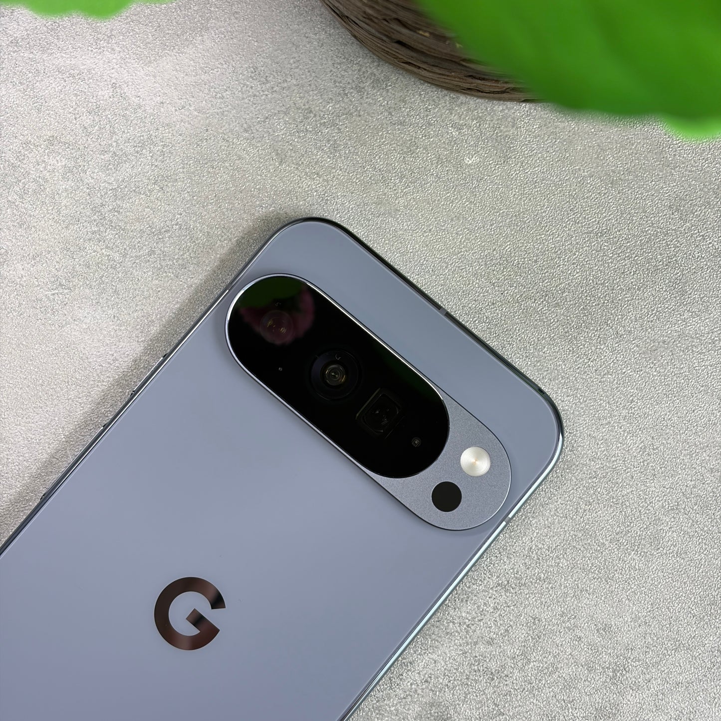 Google Pixel 10 Pro XL Moonstone (Unlocked)