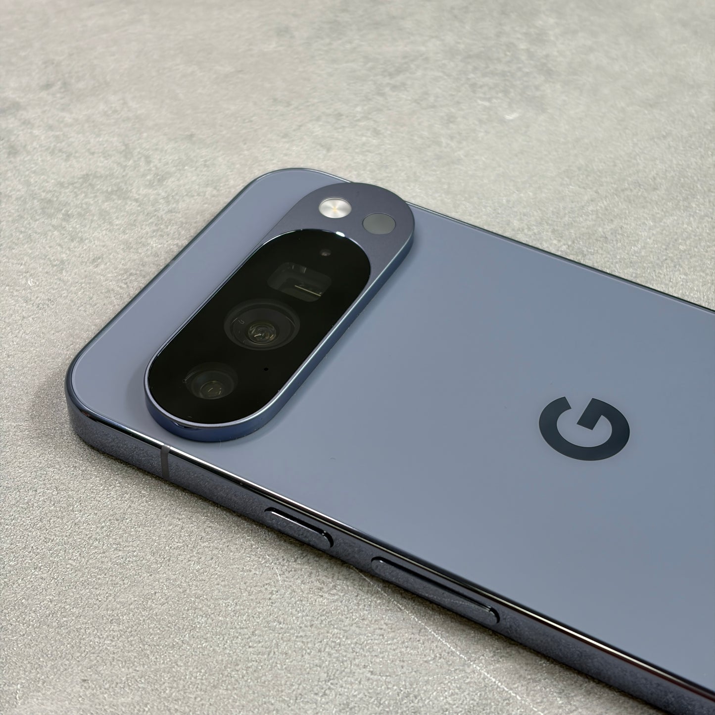 Google Pixel 10 Pro XL Moonstone (Unlocked)