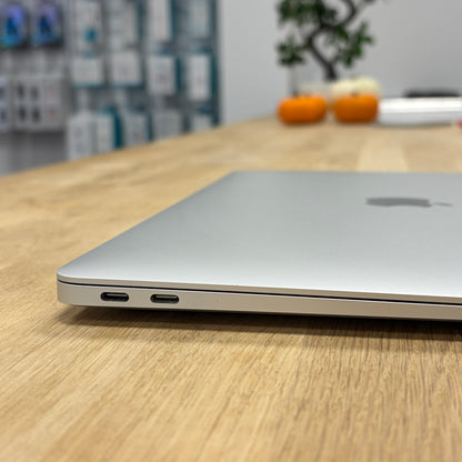 Apple MacBook Air 13-Inch 2020 Silver 256GB | 8GB | Intel i3 1.1GHz