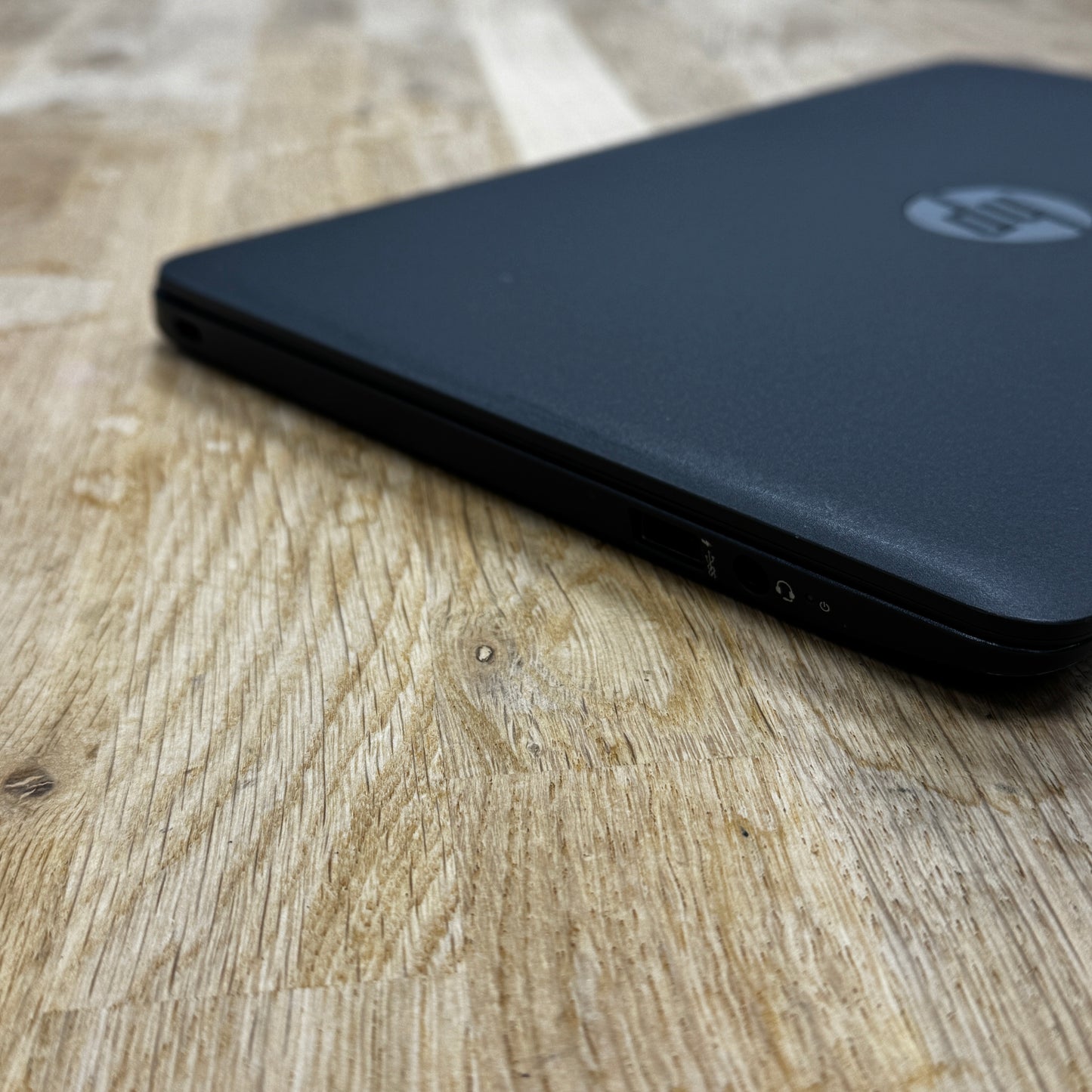 HP Chromebook (11-v51sa) Google Chrome OS | 16GB Storage.