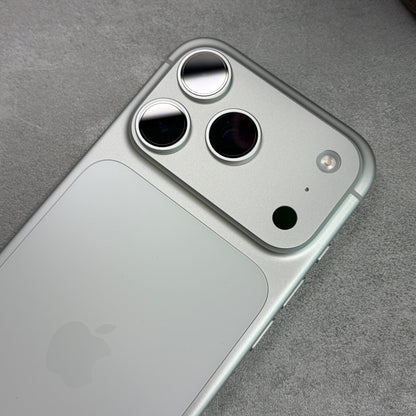 Apple iPhone 17 Pro Max Silver (Unlocked)