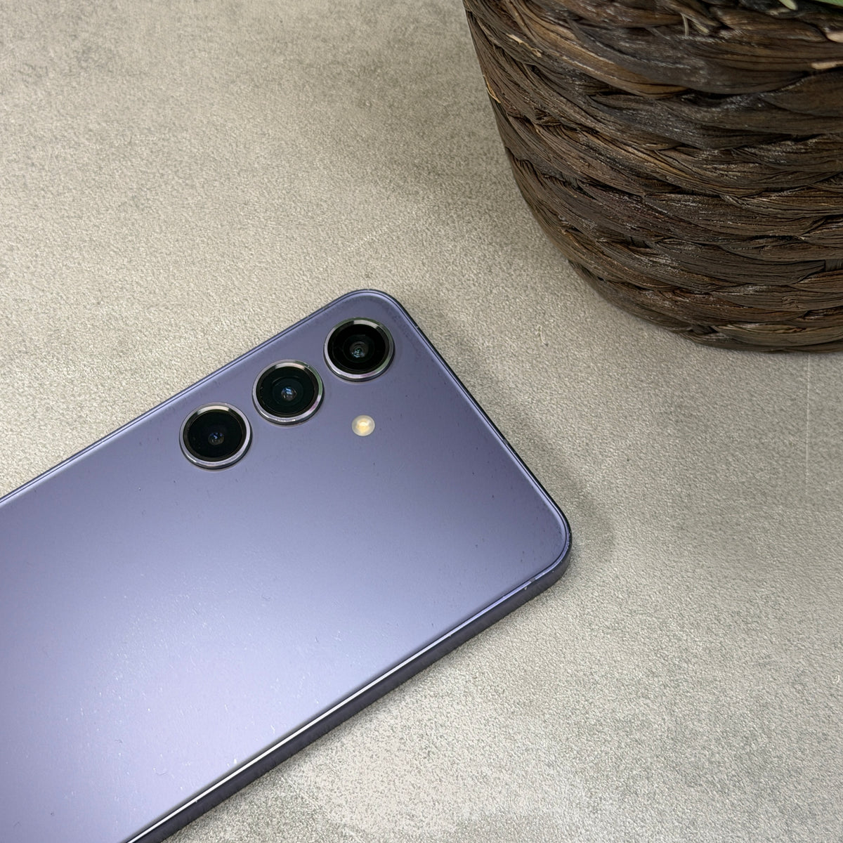 Samsung Galaxy S24 Cobalt Violet (Unlocked)