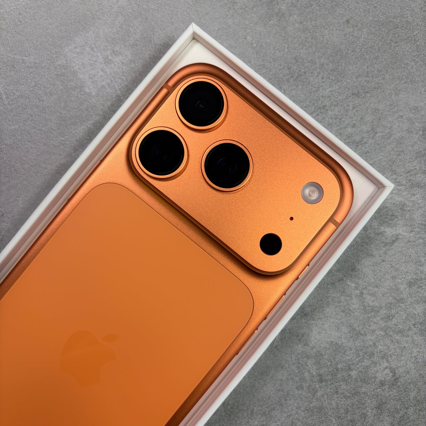 Apple iPhone 17 Pro Cosmic Orange (Unlocked)